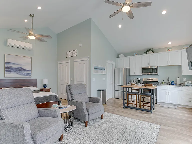 1167 Chapel Ln #B — Photo 4