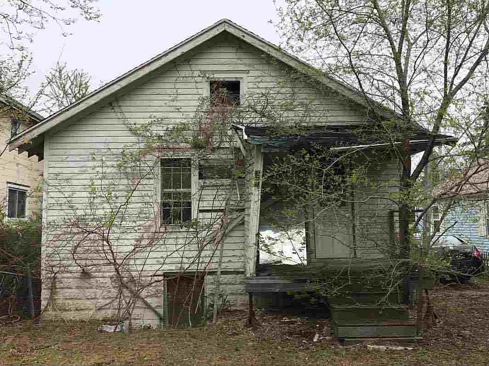 2nd image of 101 E Greenfield Ave