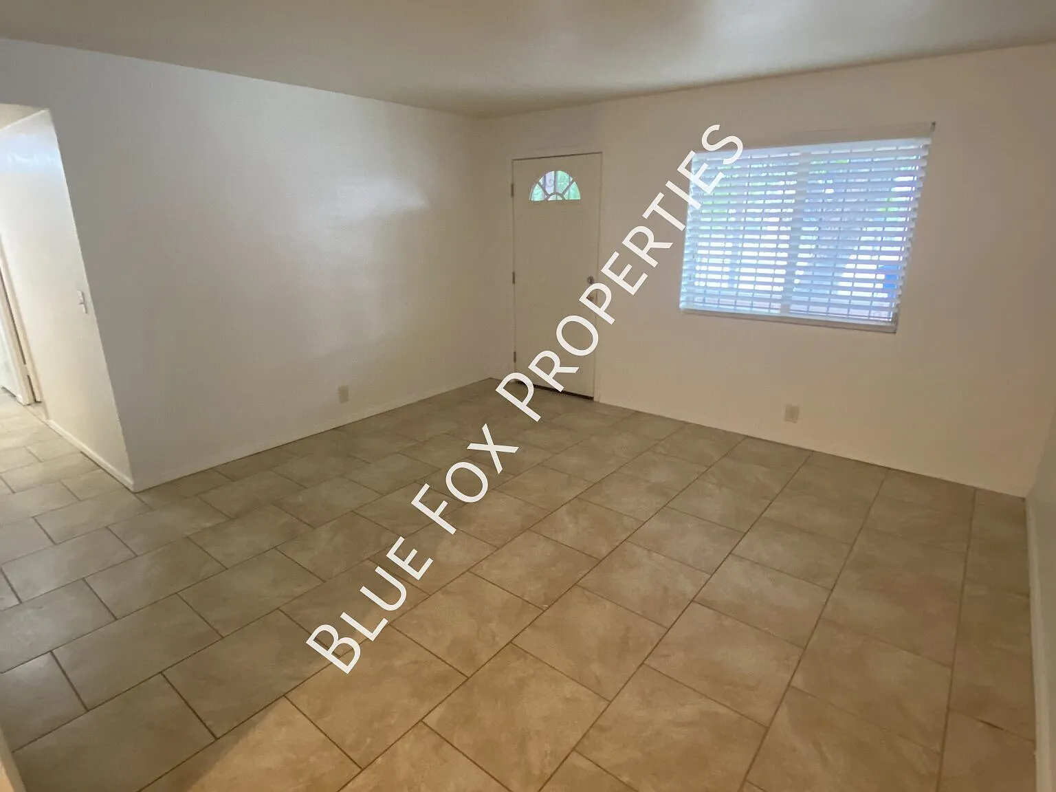 3807 E Dover Stravenue — Photo 3