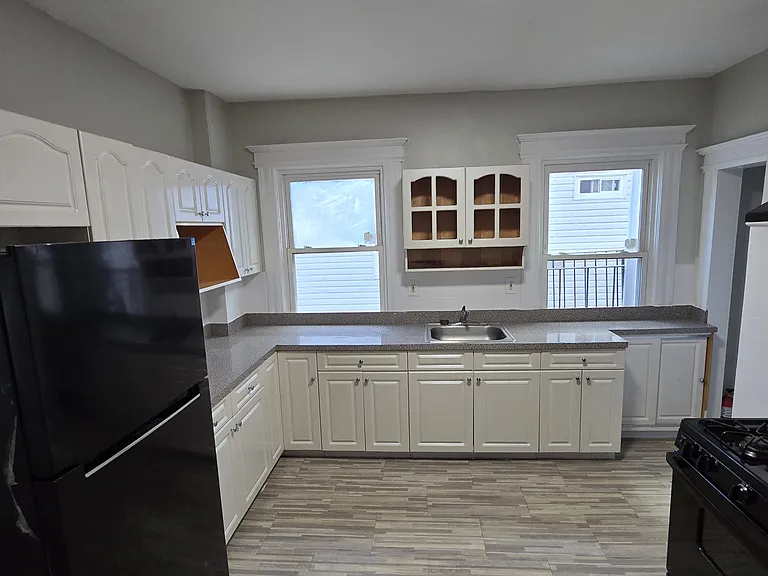 476 Sanford Ave #H2 — Photo 3