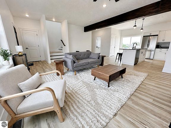 3rd image of 262 Viola Ln #5