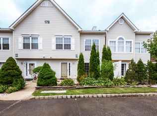 18 Richmond Ct, Tinton Falls, NJ 07712