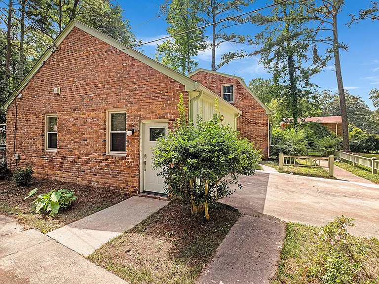 5460 Scofield Rd #B — Photo 15