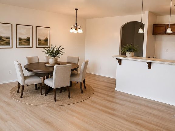 3rd image of 1135 Fiesta Way
