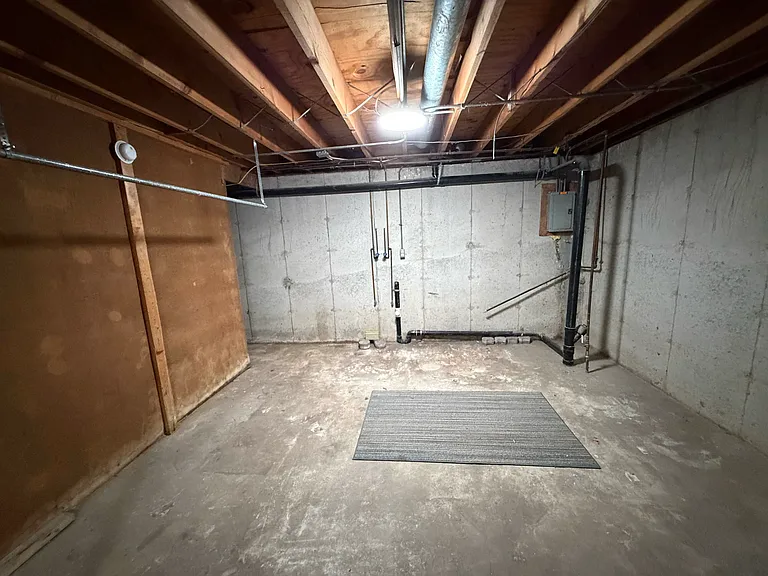 514 E Clark St #B — Photo 11