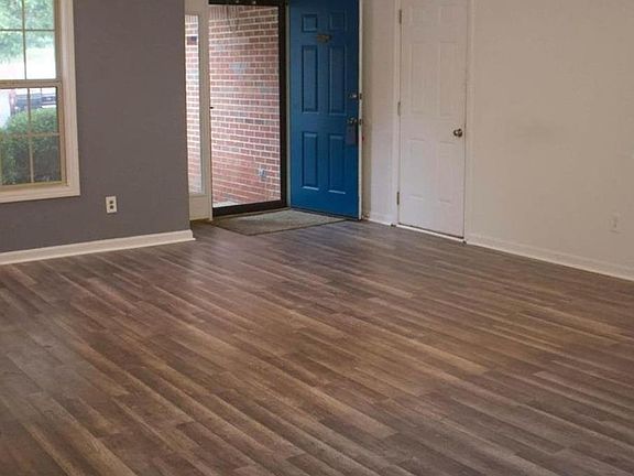 3rd image of 561 Lidian Ct