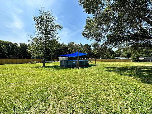 5th image of 33516 Arthur Dr