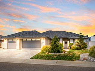 864 Coggins St, Redding, CA 96003