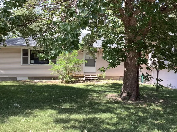 1403 P St, Aurora, NE 68818