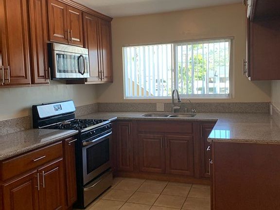 3rd image of 725 Nkenwood St #6