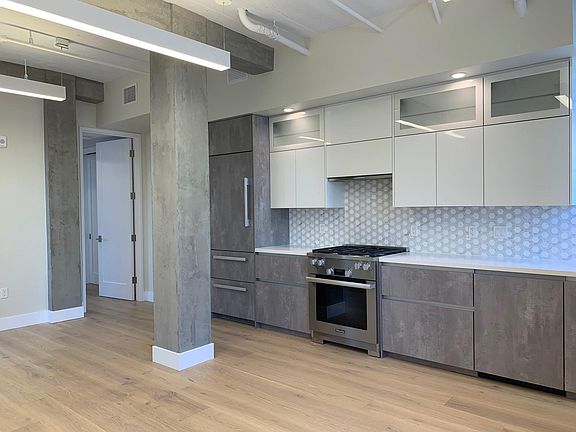 2nd image of 331 Pennsylvania Ave #101