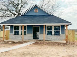 11 Lenora Dr, Hearne, TX 77859