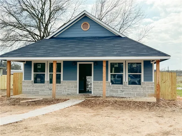 11 Lenora Dr, Hearne, TX 77859