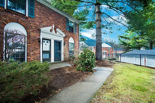 30 Yorktown Dr #30 Photo 1