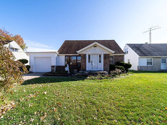 2nd image of 766 Garden Ln