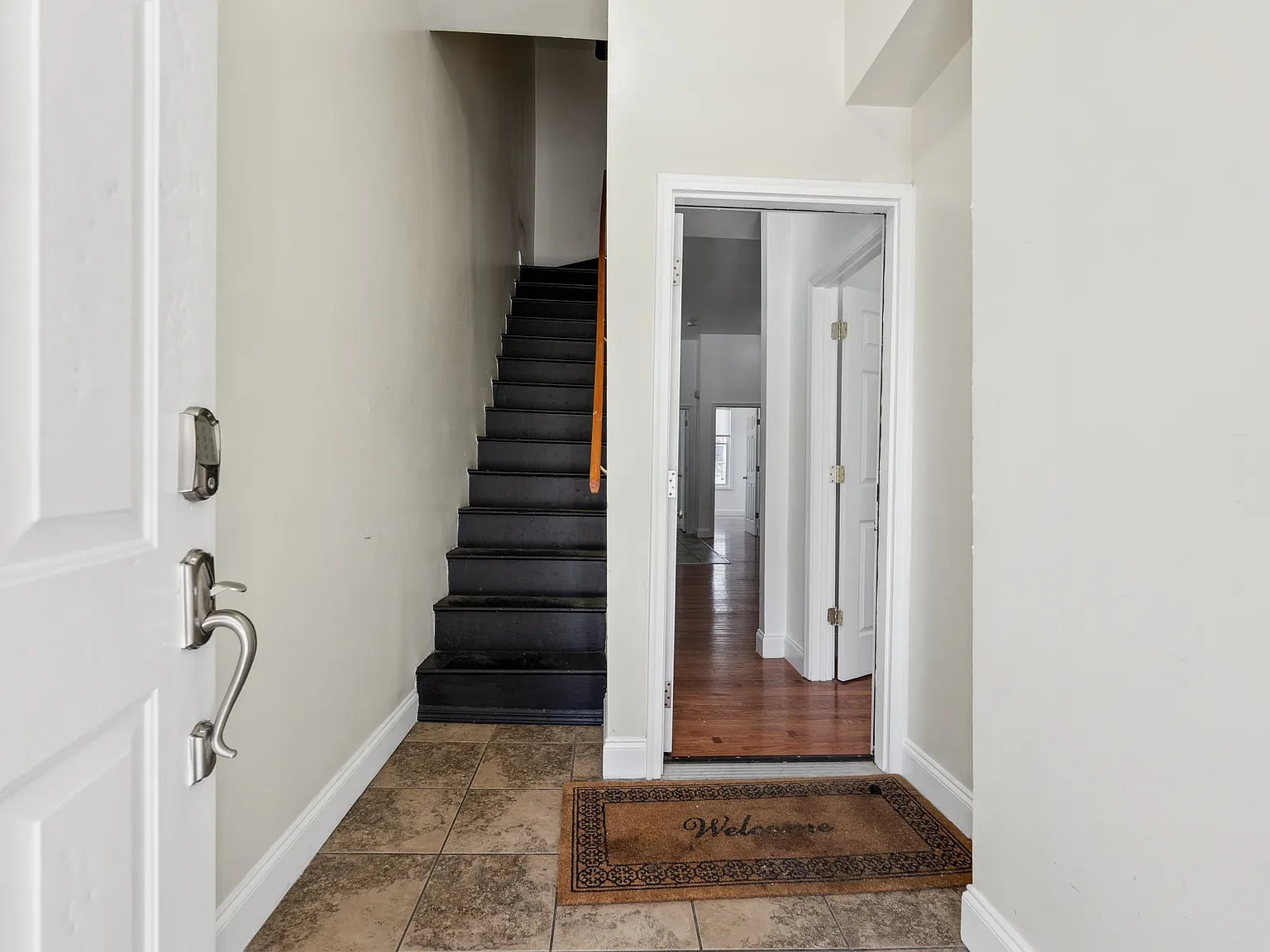 2 bed, 800 sqft, $1,590 — Photo 3