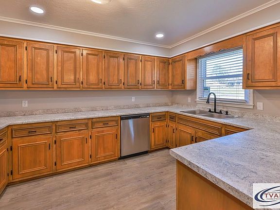 3rd image of 101 Rosewood Dr
