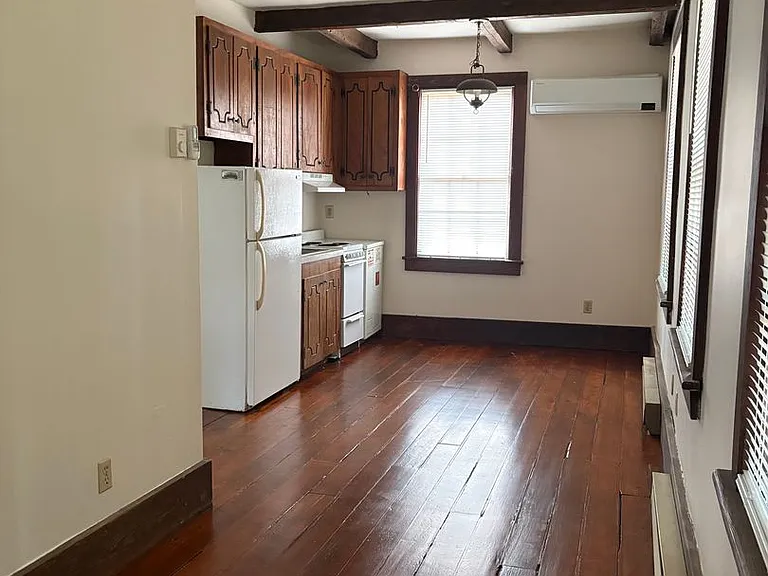 23500B River Rd — Photo 2