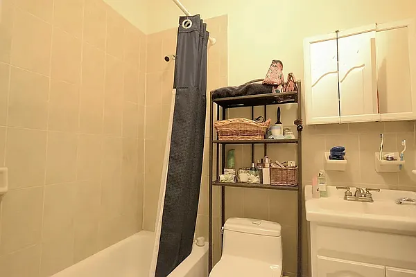 Rented by Hagstrom Management Inc | media 11