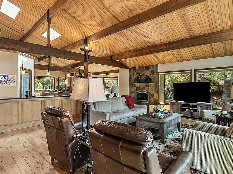 19607 Pine Holw — Photo 12