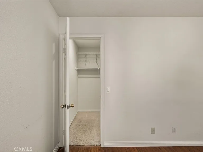 4867 Tremezzo Dr — Photo 38