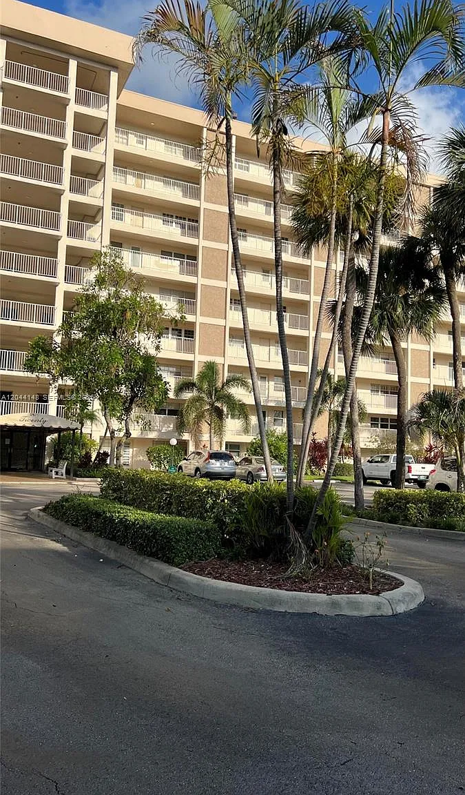 No 31 Palm-Aire Country C — Photo 2