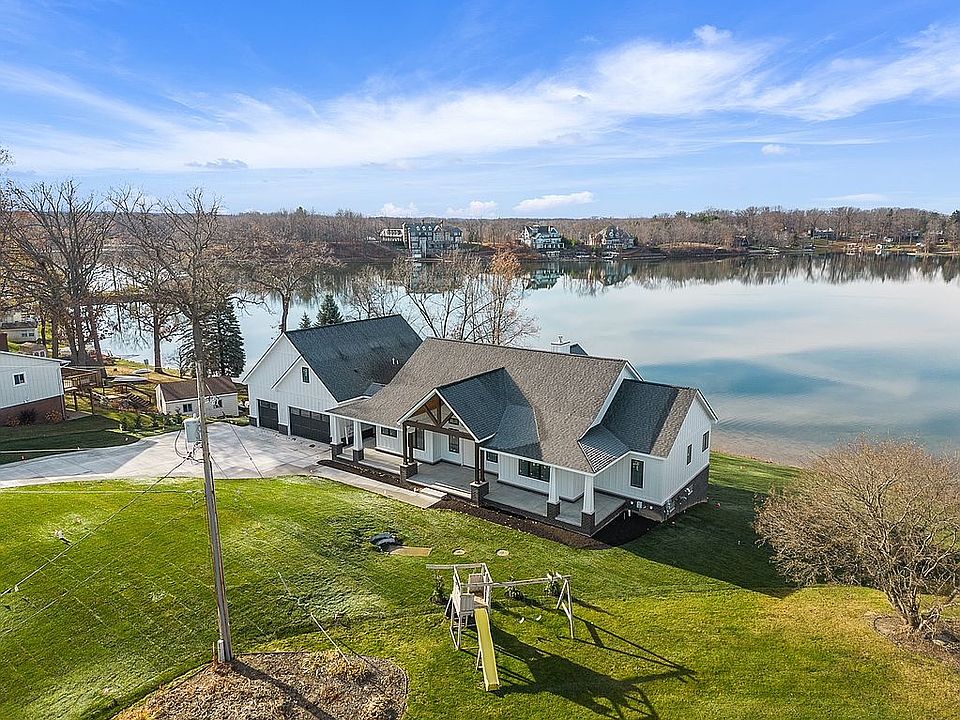1st image of 9330 Island Dr
