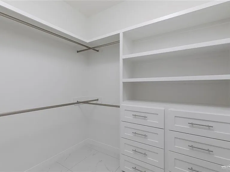 1910 Sunset Dr — Photo 15