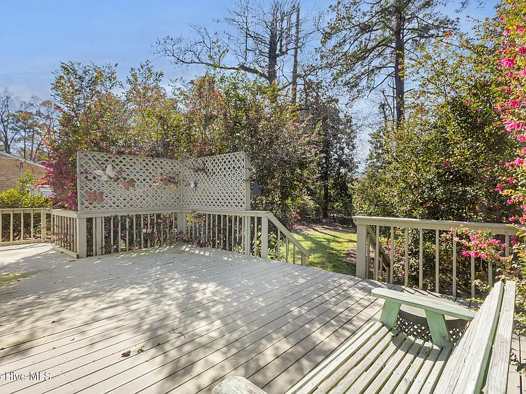 609 Edgehill Rd — Photo 34