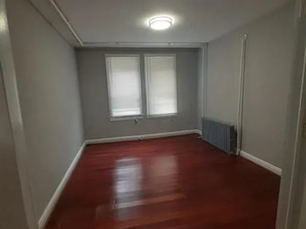 305 Park Avenue image 3 of 19