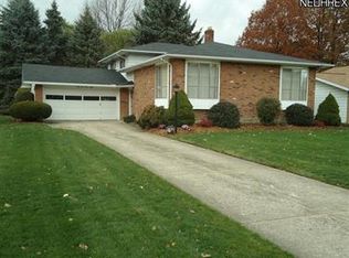 5228 Devon Dr, North Olmsted, OH