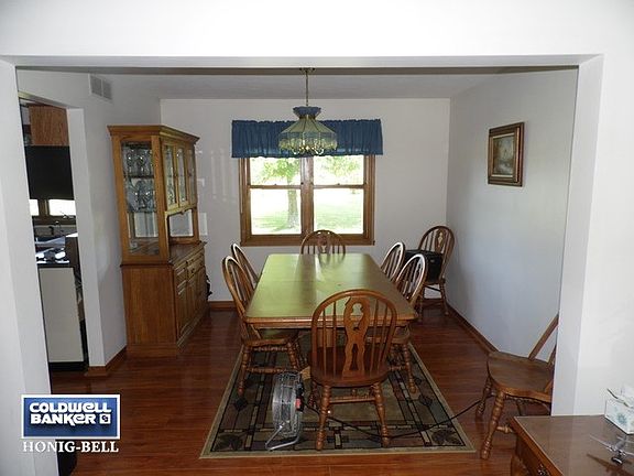 5th image of 3728 Maywood Ct E