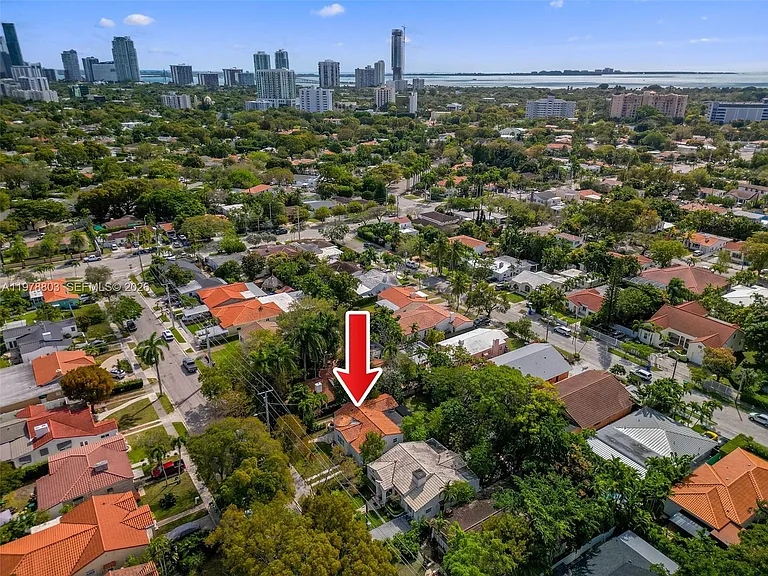 1262 SW 15th Ter — Photo 37