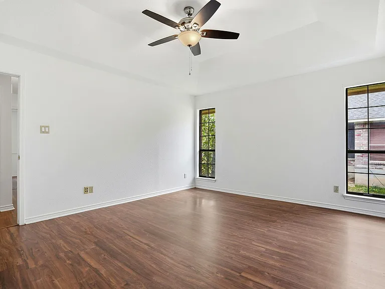 306 Woodstone Dr — Photo 29