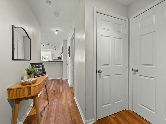 5th image of 48 W Lincoln St
