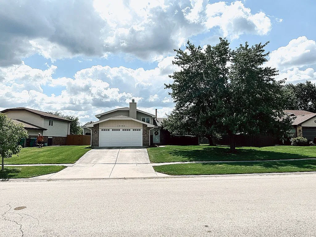 14725 S Cricketwood Dr photo 1