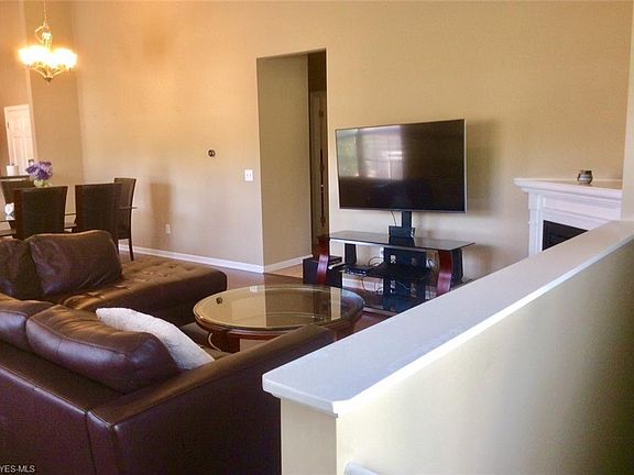 4th image of 504 Robinwood Ln #504F