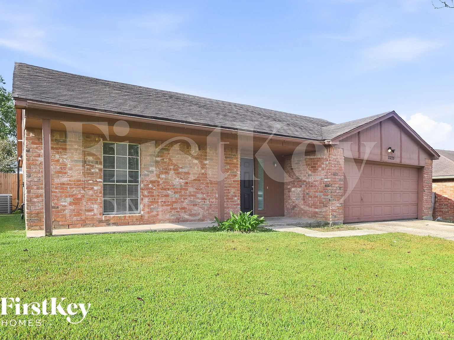 3 bed, 2.0 bath, 1454 sqft, $1,565 — Photo 2