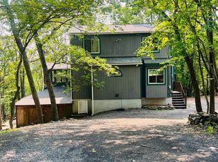 120 Totteridge Rd, Bushkill, PA 18324