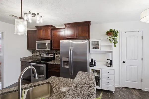 1060 Henry Place Blvd — Photo 5
