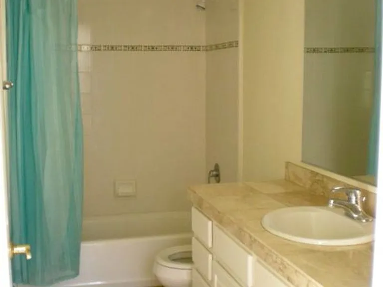 4527 Hollister Ave — Photo 8