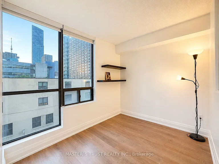 117 Gerrard St E #413 — Photo 11