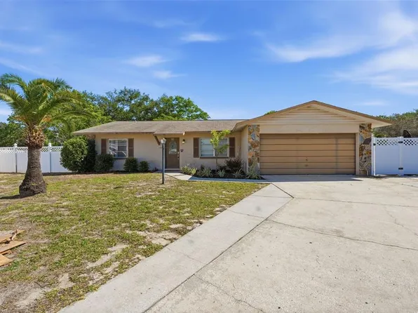 636 Tessier Ct, Tarpon Springs, FL 34689