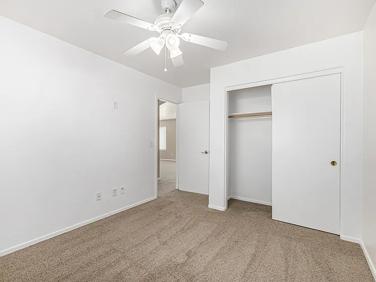 878 E Graham Ln — Photo 19