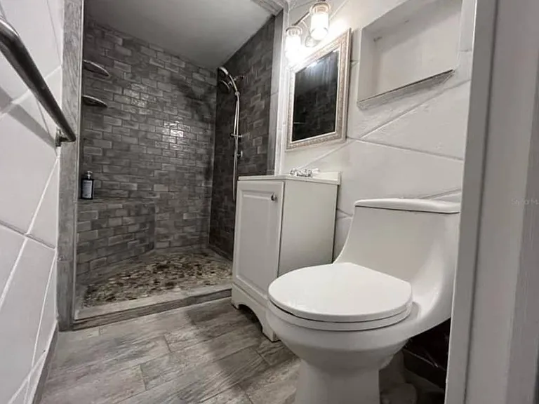 836 Seabreeze Dr #A — Photo 10