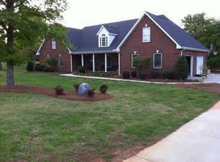 130 Carousel Ln, Stokesdale, NC 27357