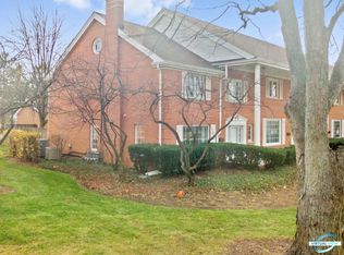 7 N Tower Rd #7, Oak Brook, IL 60523