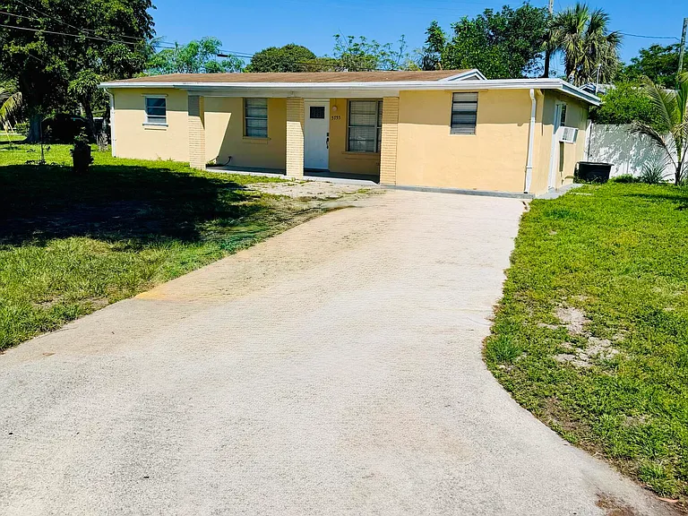 5755 Winfield Blvd — Photo 1