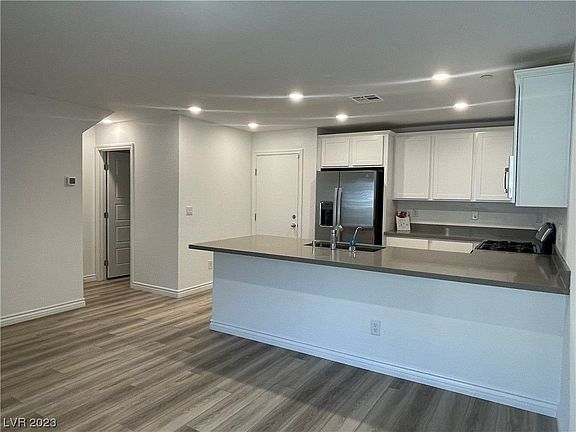 5th image of 10719 Burton Ave