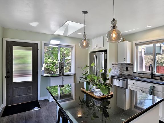 5th image of 21324 Evergreen Way